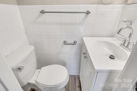 3637 Glenville Avenue Charlotte NC 28215