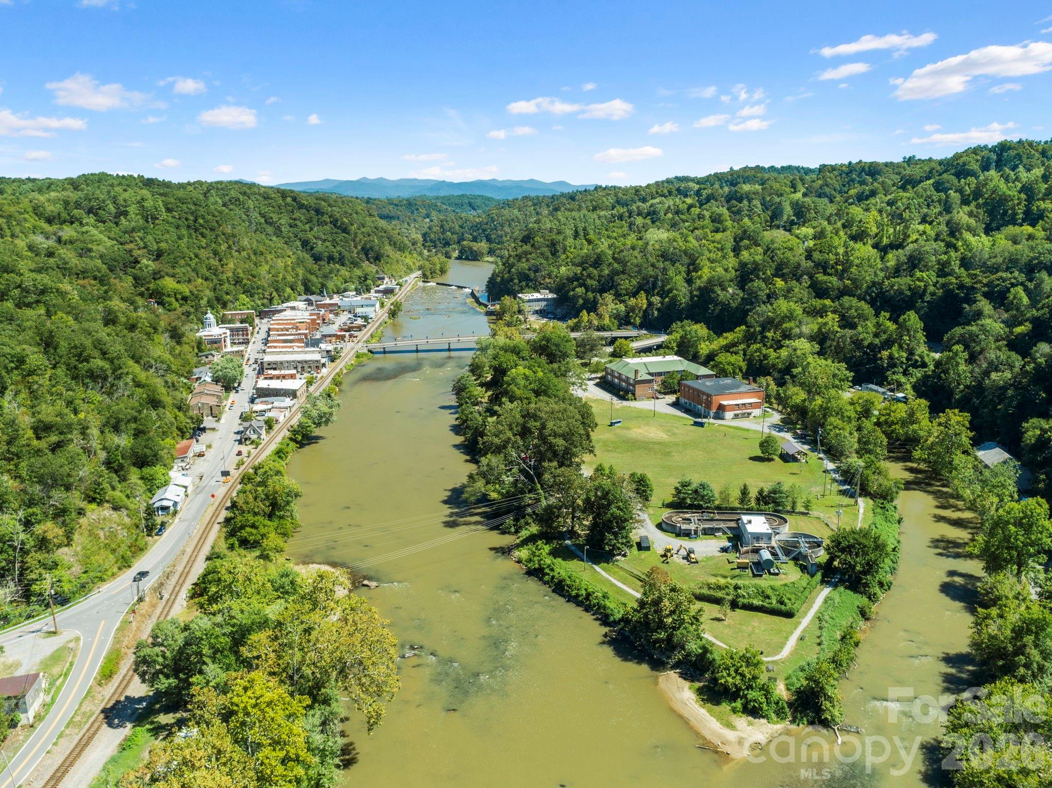 124 N Main Street Mars Hill NC 28754