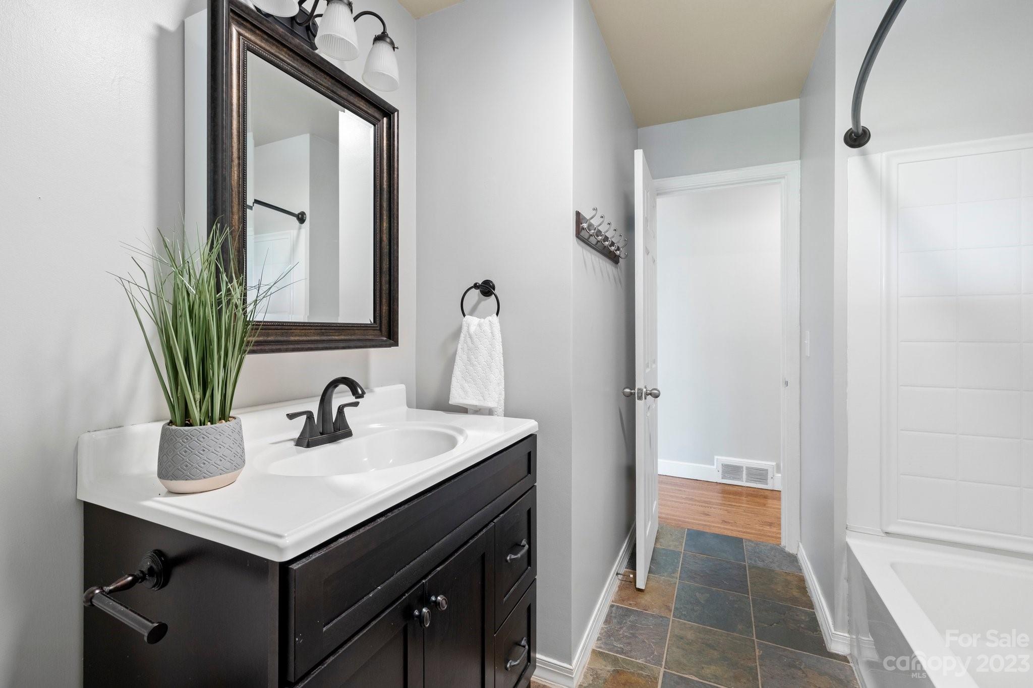 19 Albemarle Road Asheville NC 28801