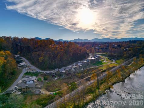 40 River Run Asheville NC 28804