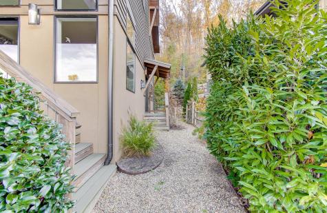 40 River Run Asheville NC 28804