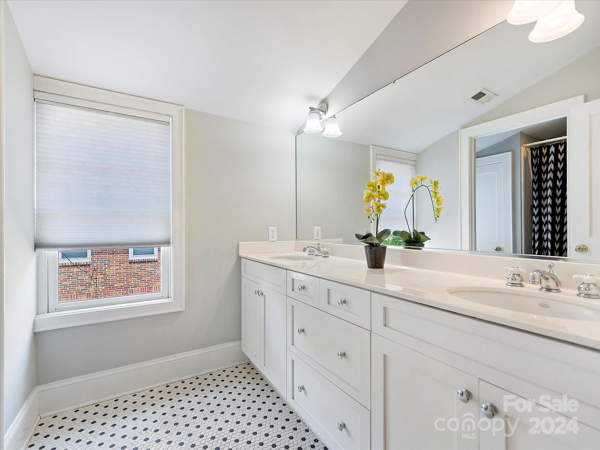 2210 Sarah Marks Avenue Charlotte NC 28203