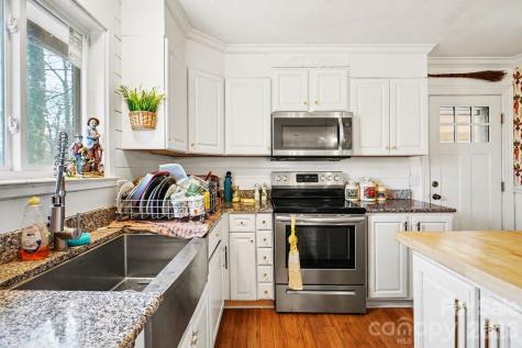 508 Pineywood Road Thomasville NC 27360