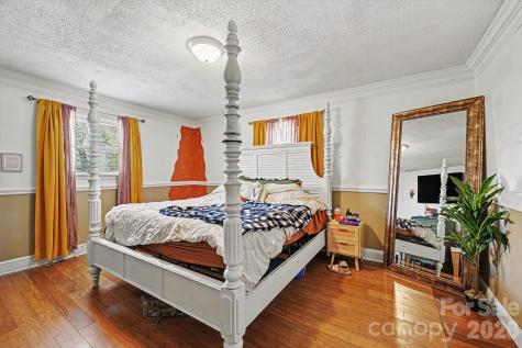 508 Pineywood Road Thomasville NC 27360