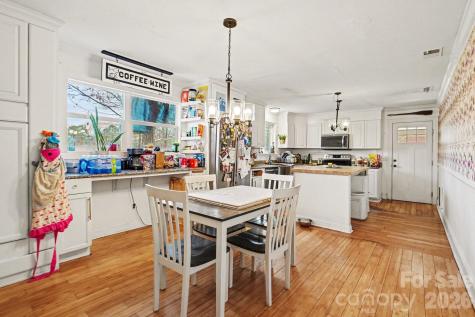 508 Pineywood Road Thomasville NC 27360