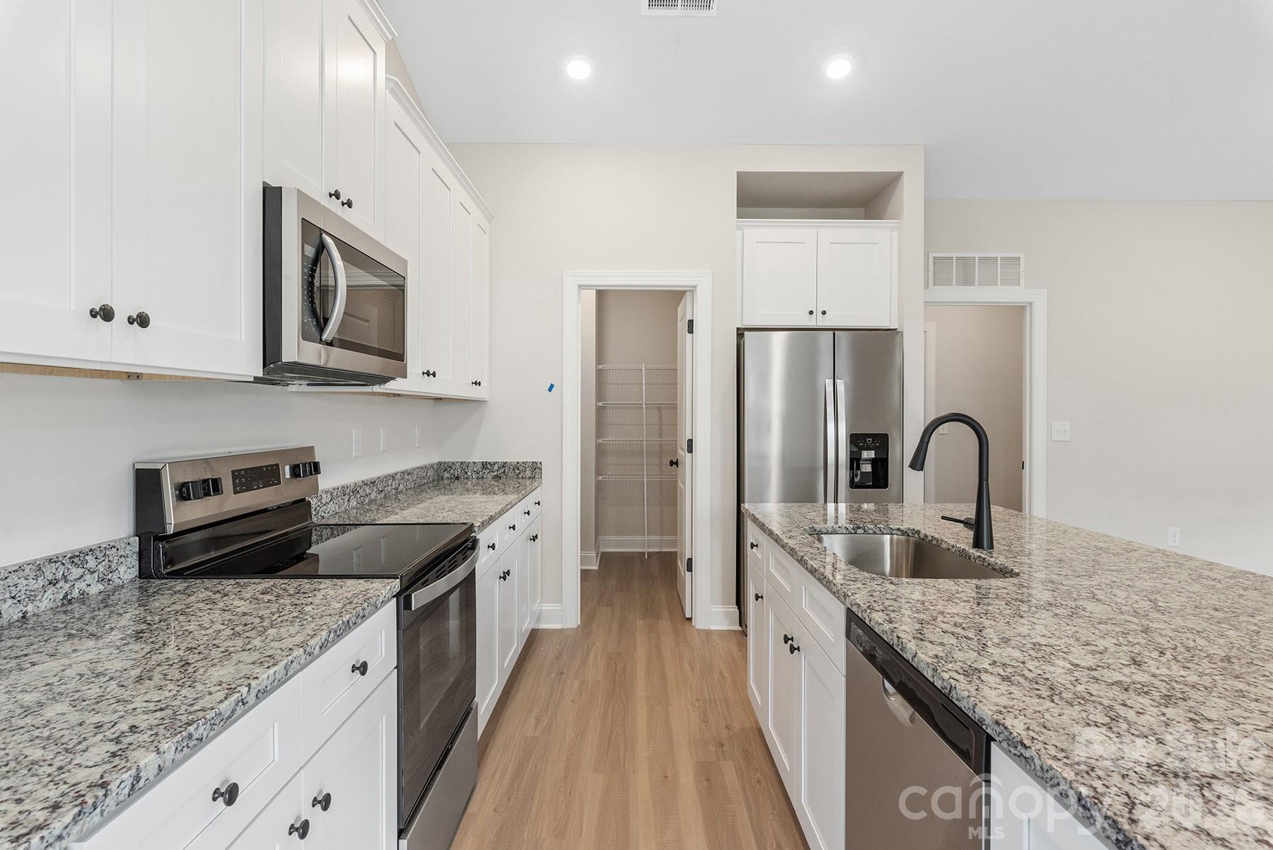 6737 Fairford Drive Charlotte NC 28215