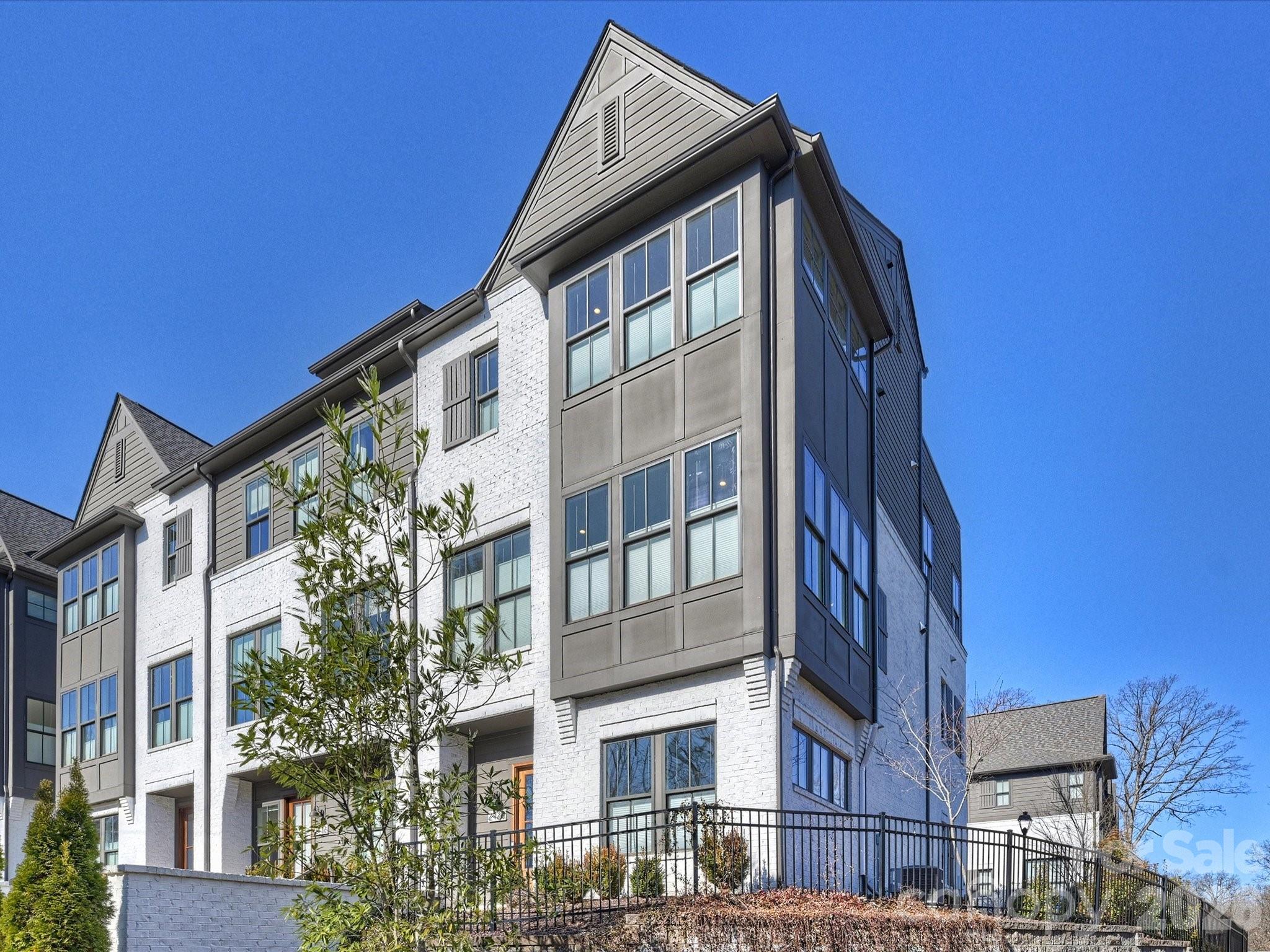 2428 Runnymede Lane Charlotte NC 28209