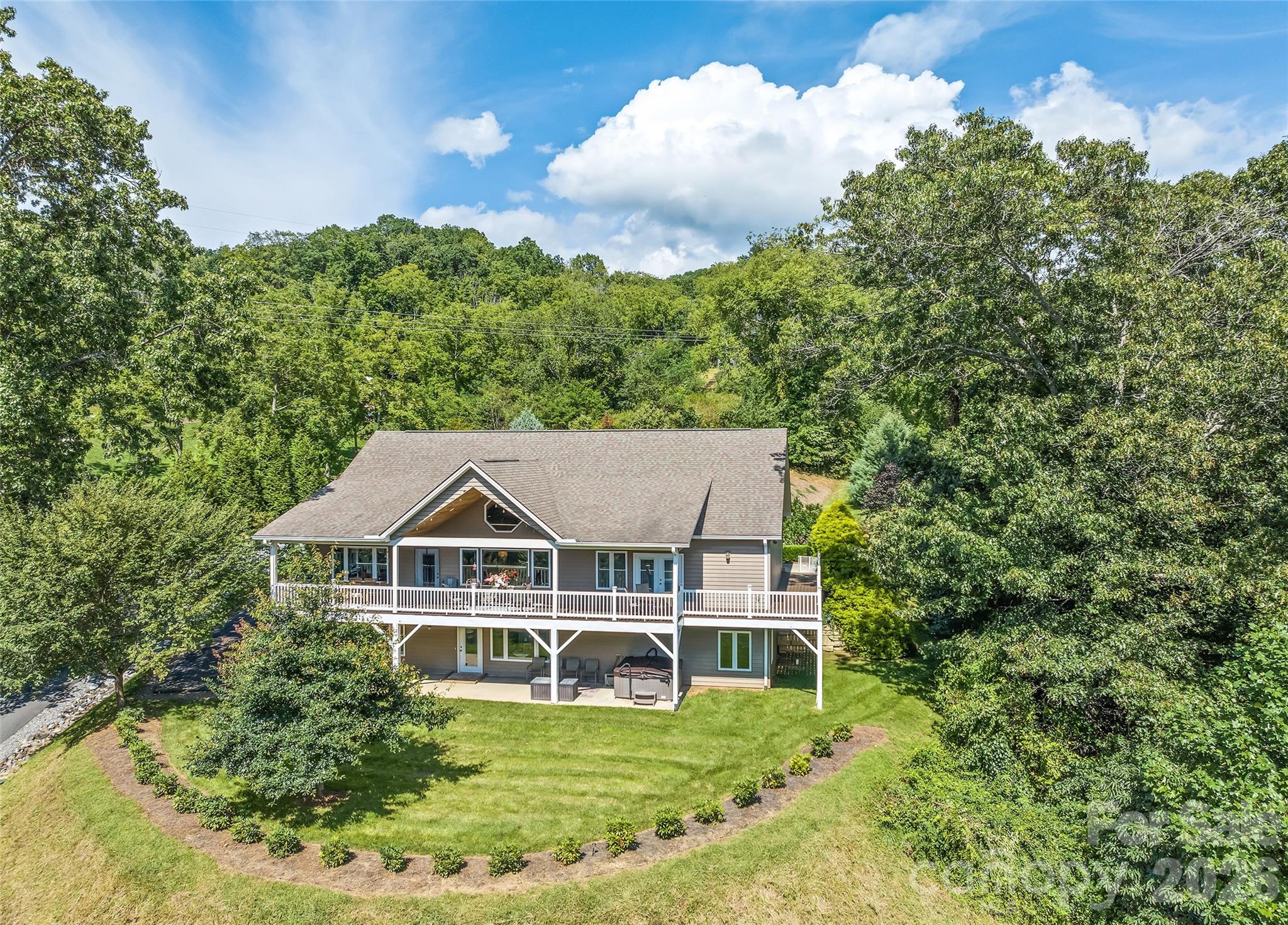 140 Debbie Loop Waynesville NC 28786