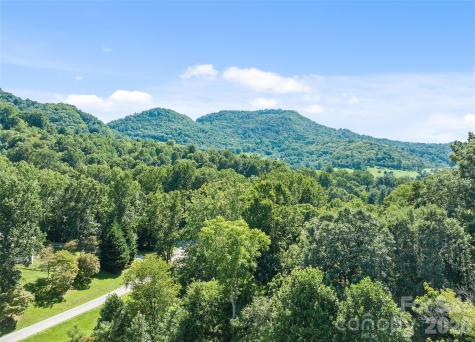 140 Debbie Loop Waynesville NC 28786