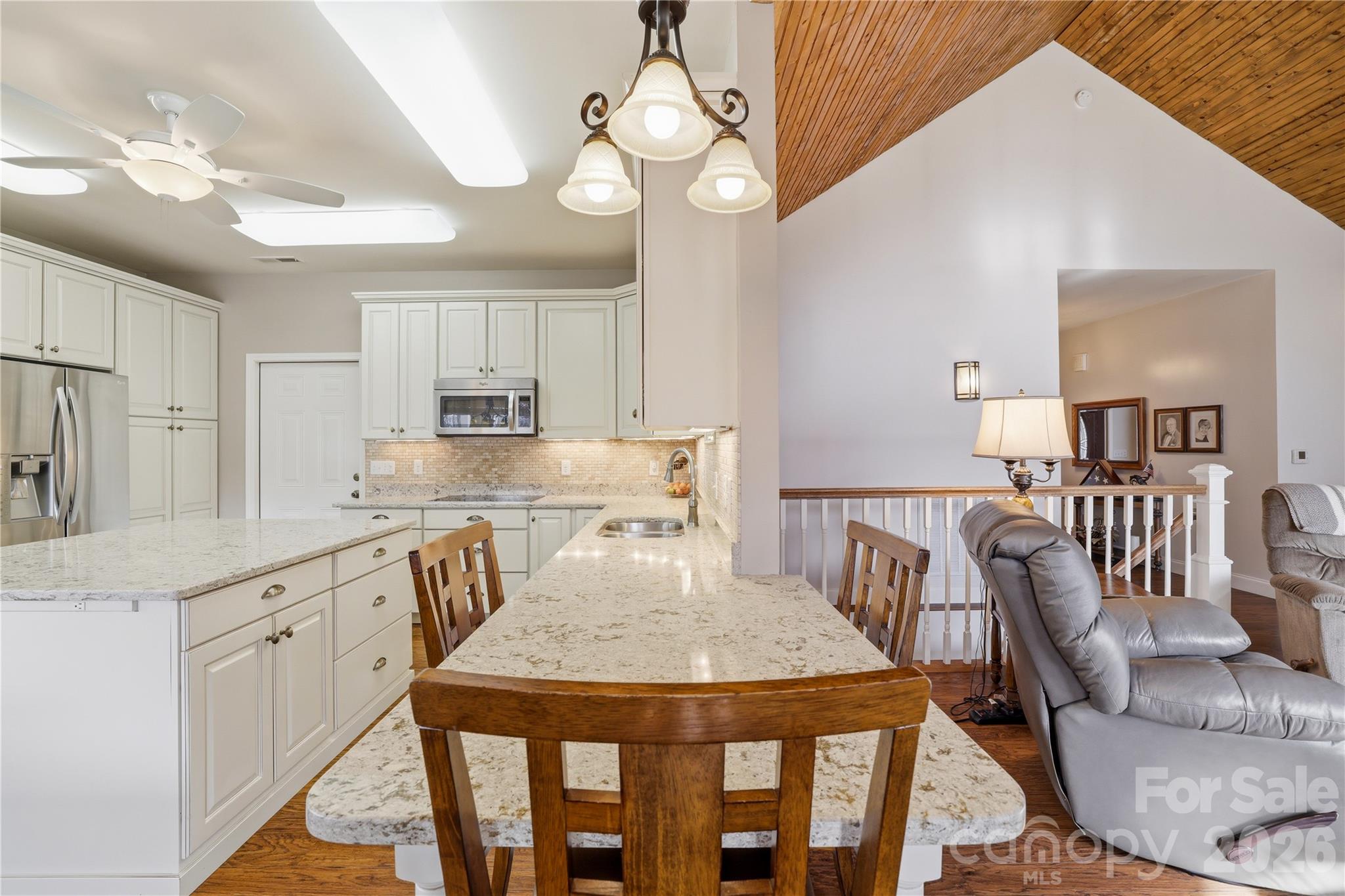140 Debbie Loop Waynesville NC 28786