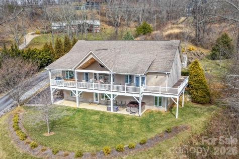 140 Debbie Loop Waynesville NC 28786