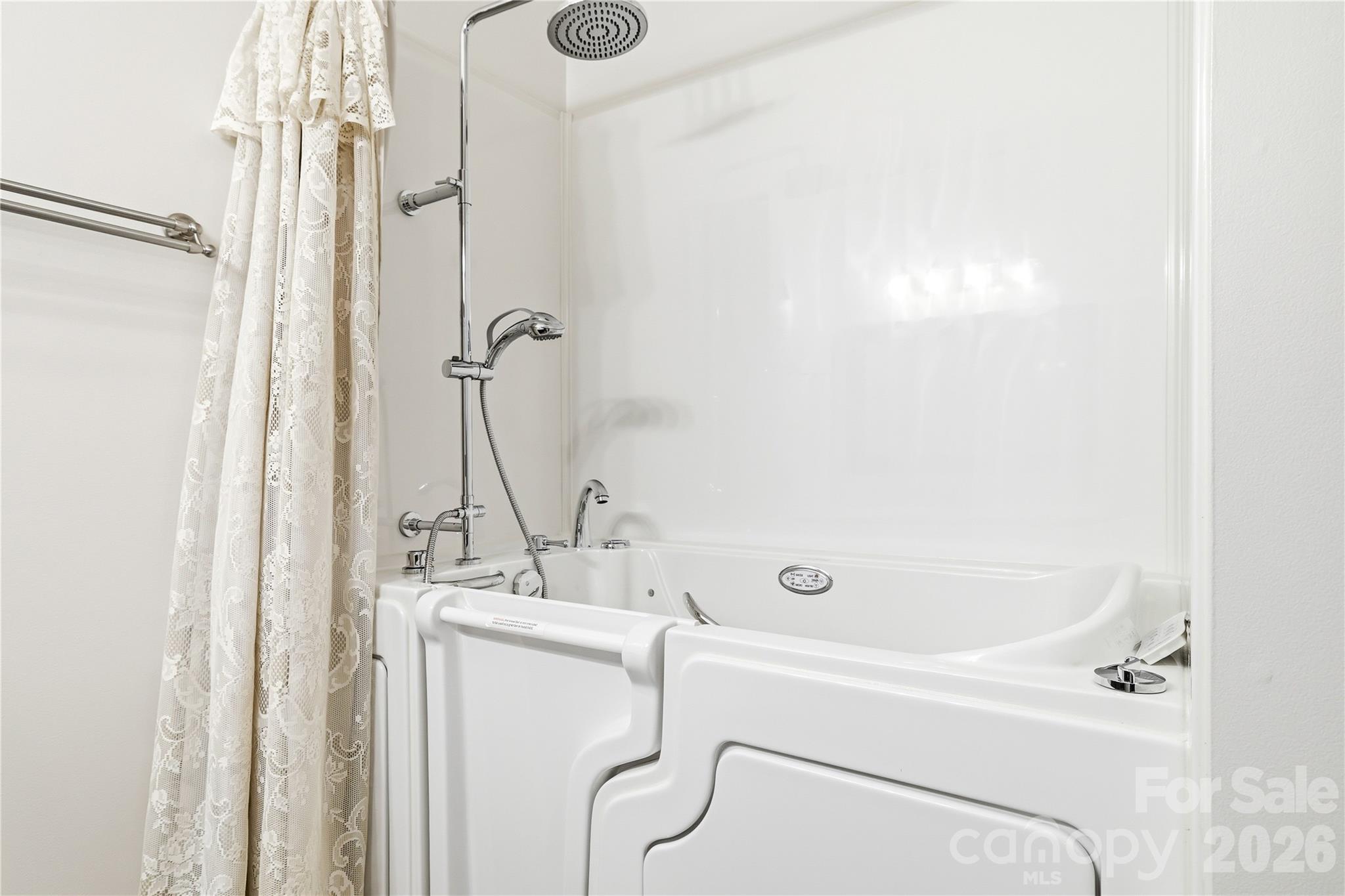 140 Debbie Loop Waynesville NC 28786