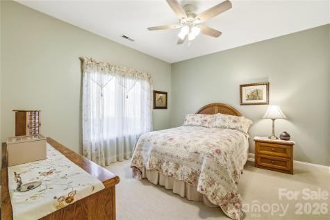 140 Debbie Loop Waynesville NC 28786