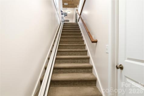 140 Debbie Loop Waynesville NC 28786