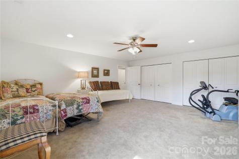 140 Debbie Loop Waynesville NC 28786