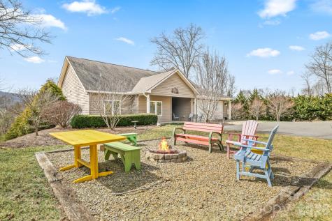 140 Debbie Loop Waynesville NC 28786