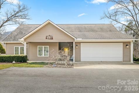 140 Debbie Loop Waynesville NC 28786