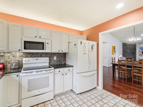 645 High Quarry Road Hendersonville NC 28791