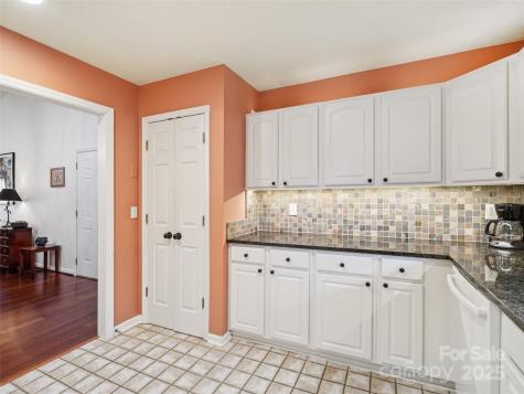 645 High Quarry Road Hendersonville NC 28791