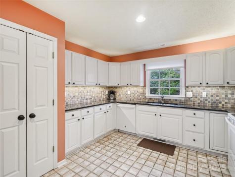 645 High Quarry Road Hendersonville NC 28791
