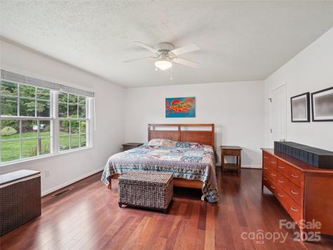 645 High Quarry Road Hendersonville NC 28791