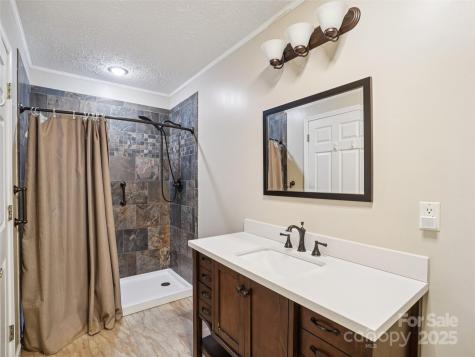 645 High Quarry Road Hendersonville NC 28791