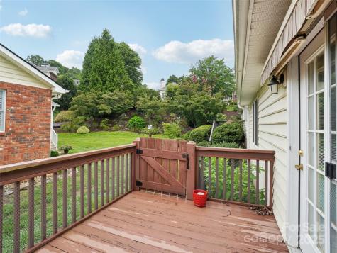 645 High Quarry Road Hendersonville NC 28791