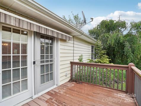 645 High Quarry Road Hendersonville NC 28791