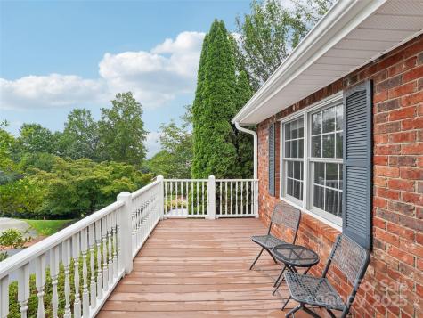 645 High Quarry Road Hendersonville NC 28791