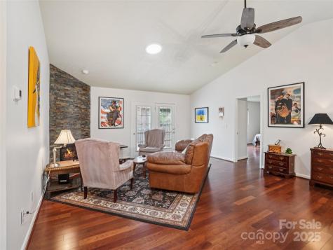 645 High Quarry Road Hendersonville NC 28791
