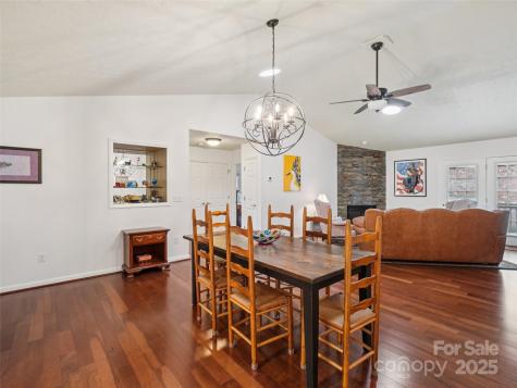 645 High Quarry Road Hendersonville NC 28791