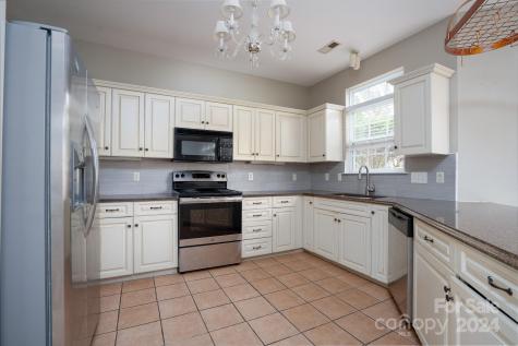 15006 Strathmoor Drive Charlotte NC 28277