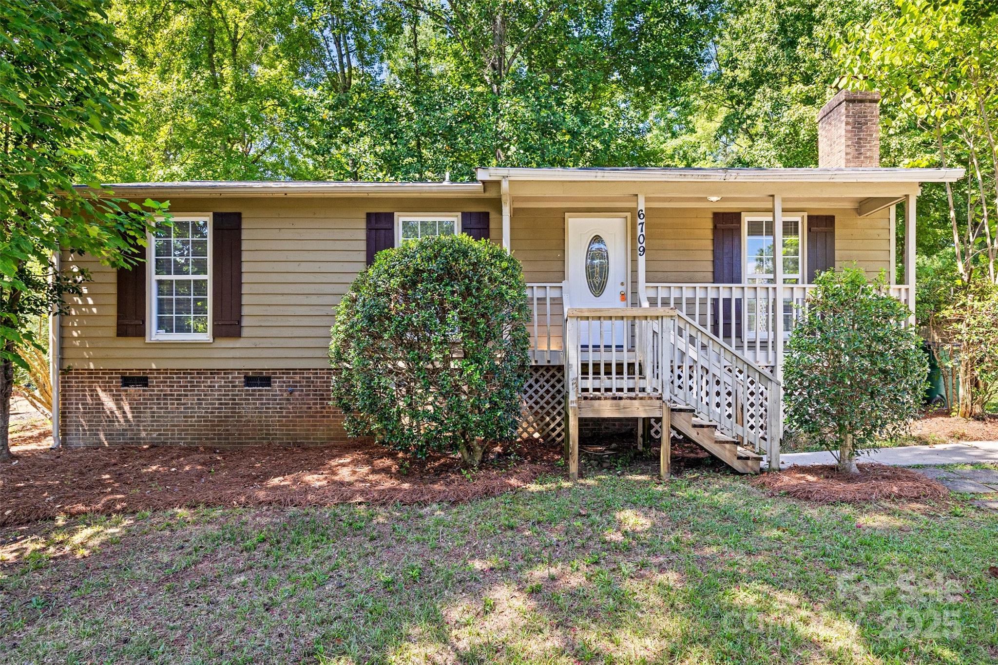 6709 Accrington Court Charlotte NC 28227