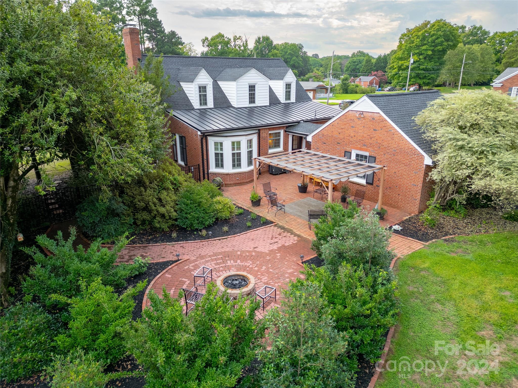 404 Ridgeway Avenue Statesville NC 28677