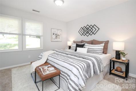 609 Fawnbrook Lane Charlotte NC 28217