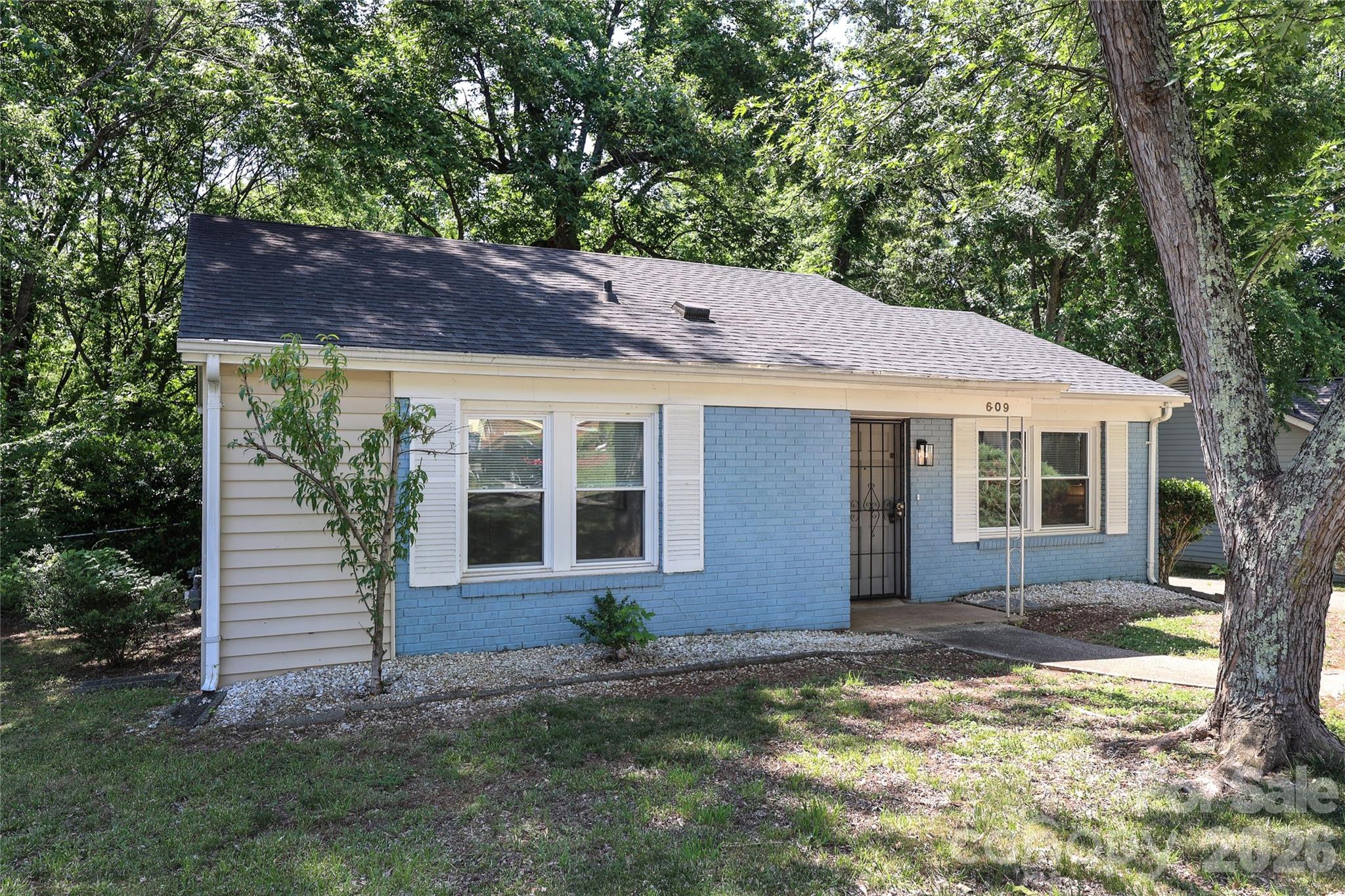 609 Fawnbrook Lane Charlotte NC 28217