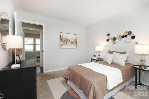 609 Fawnbrook Lane Charlotte NC 28217