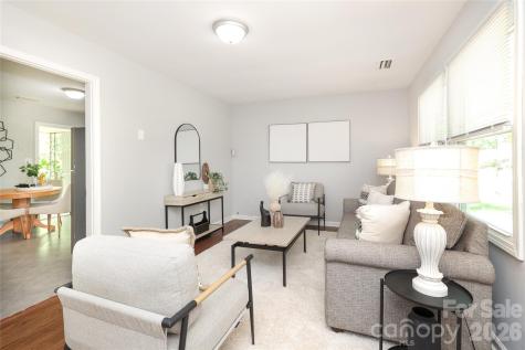 609 Fawnbrook Lane Charlotte NC 28217