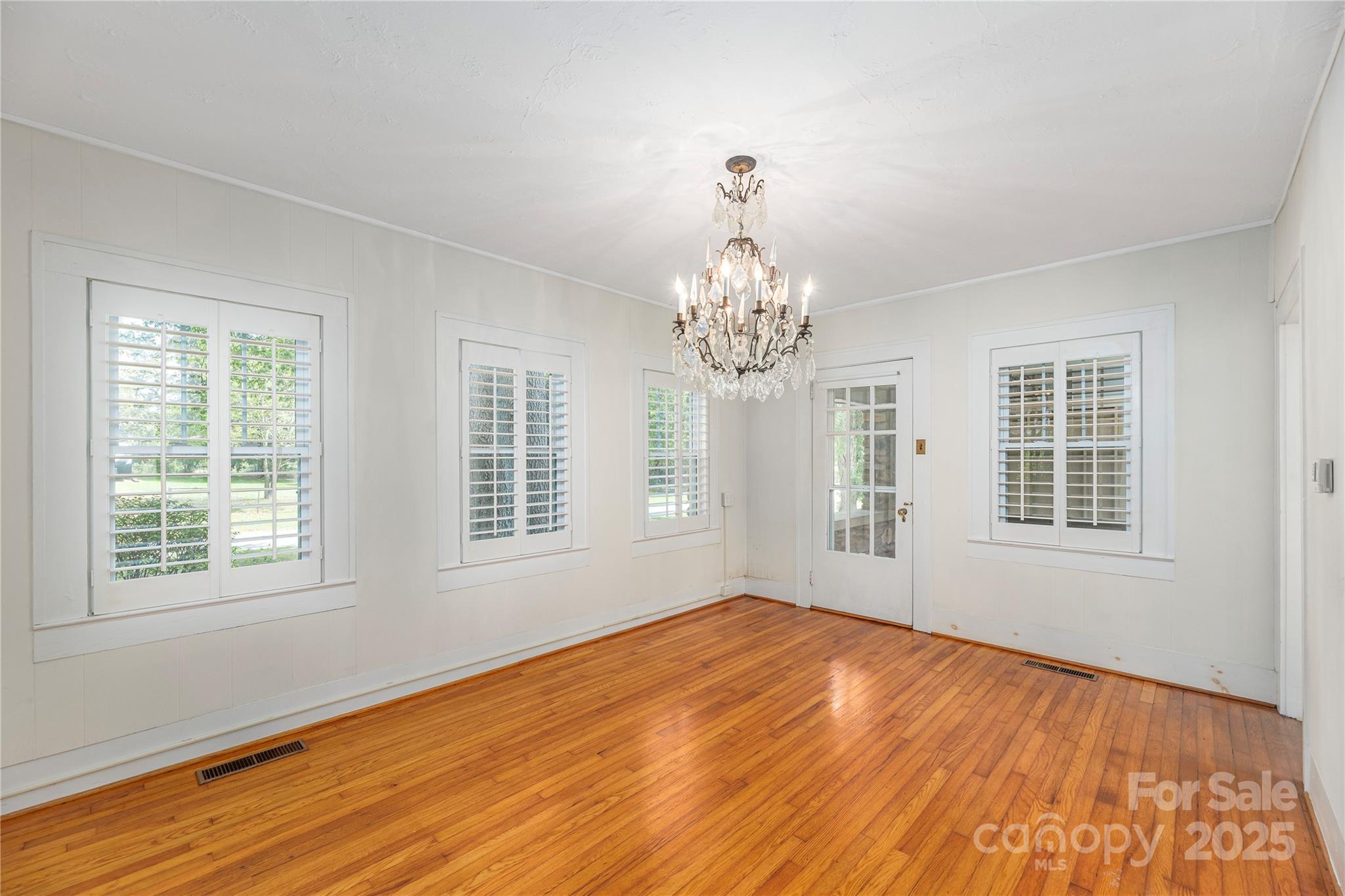 115 Stonewall Avenue Swannanoa NC 28778