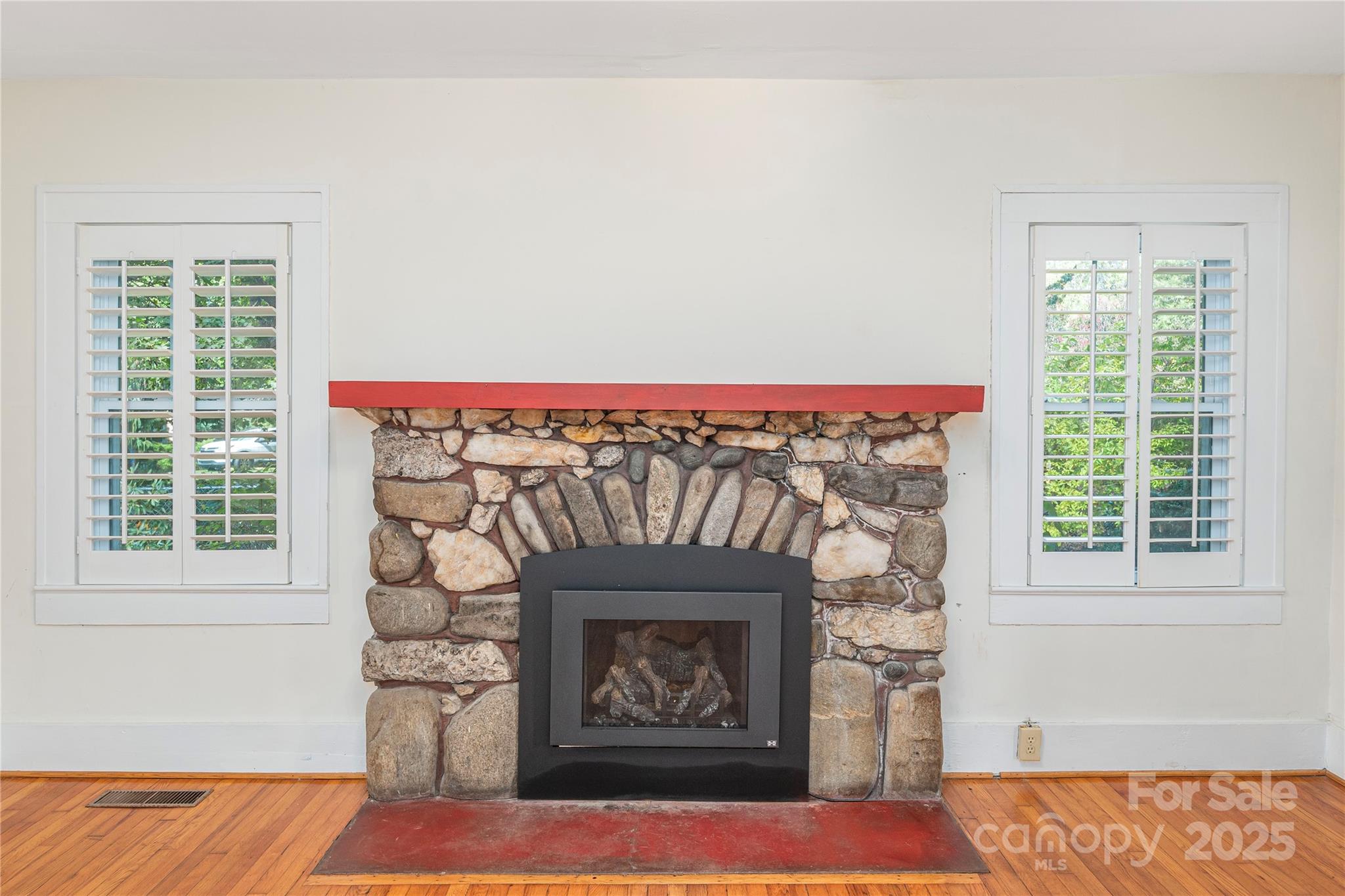115 Stonewall Avenue Swannanoa NC 28778