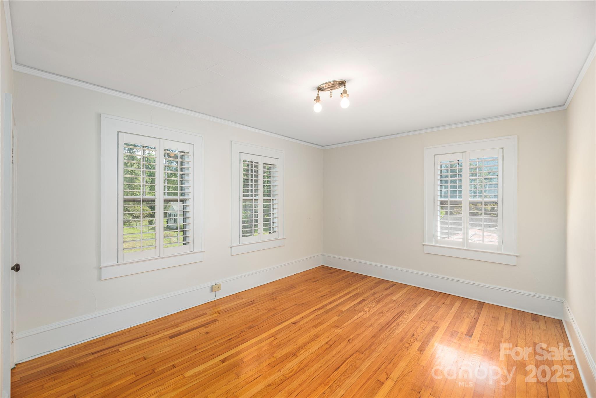 115 Stonewall Avenue Swannanoa NC 28778