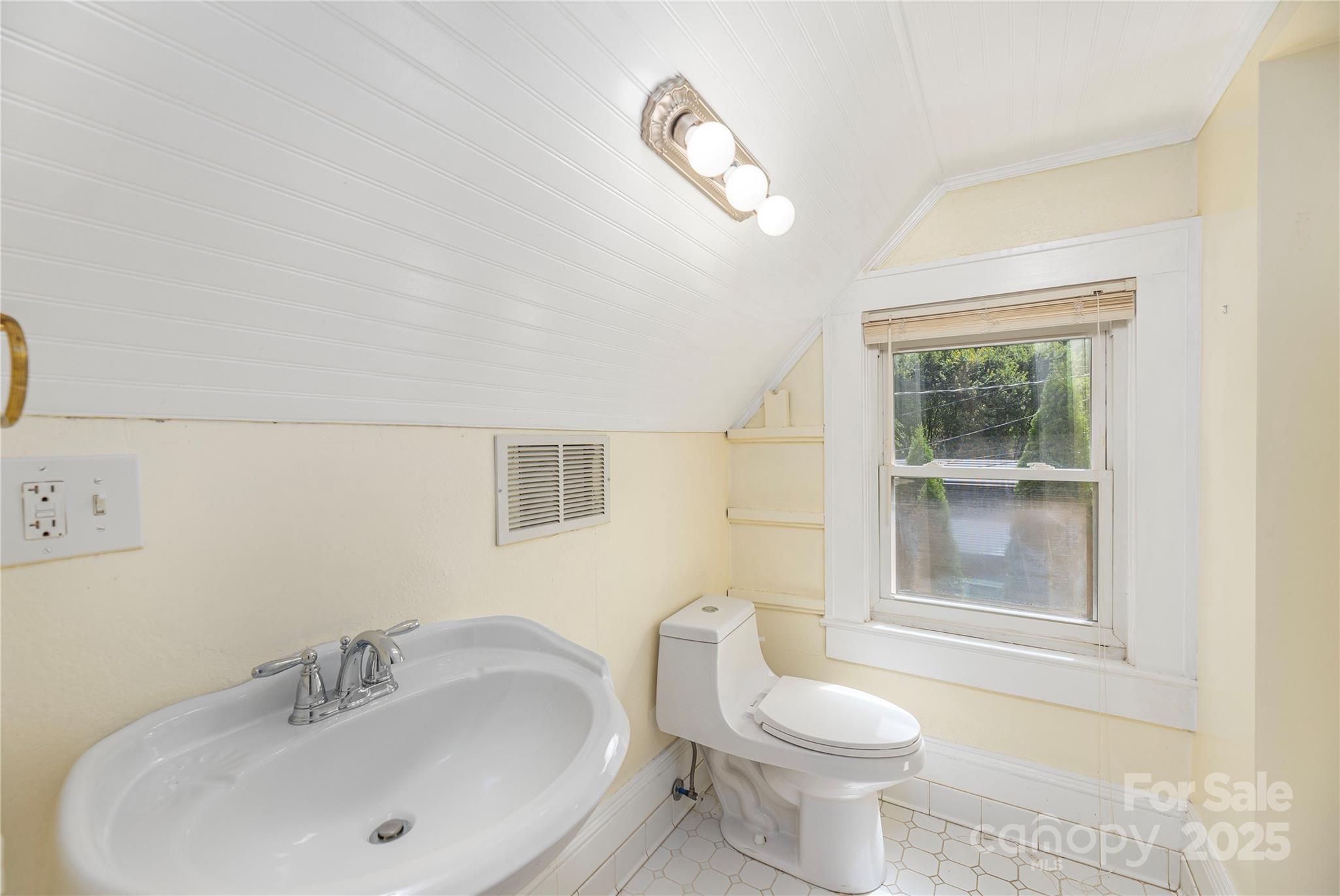 115 Stonewall Avenue Swannanoa NC 28778