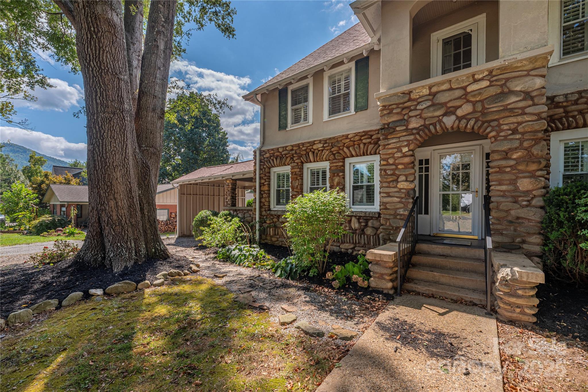 115 Stonewall Avenue Swannanoa NC 28778