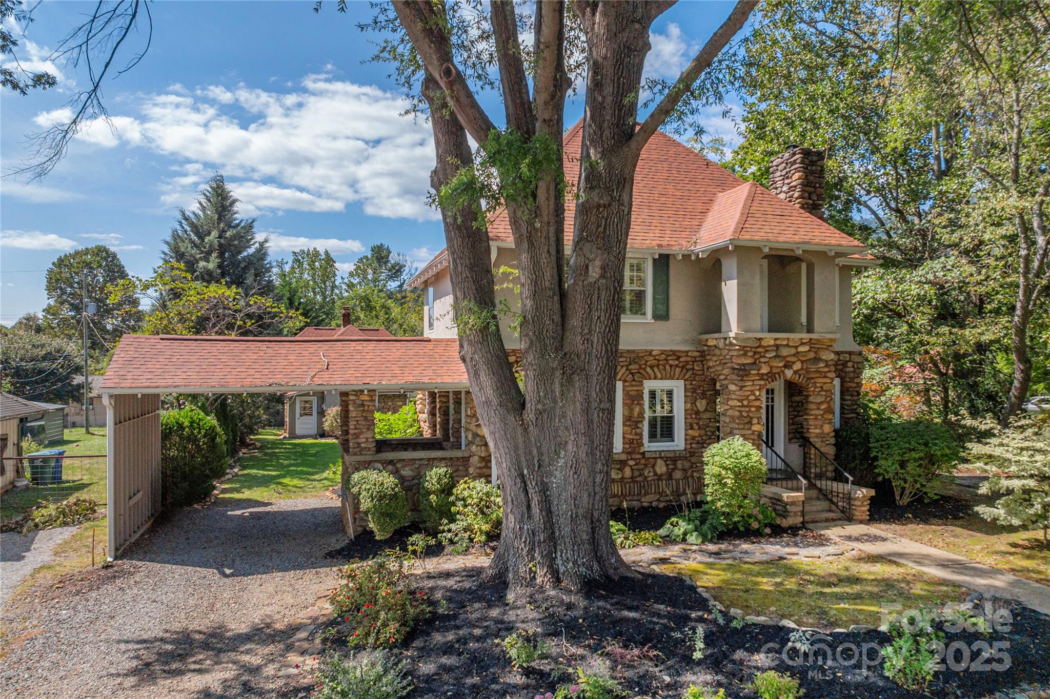 115 Stonewall Avenue Swannanoa NC 28778