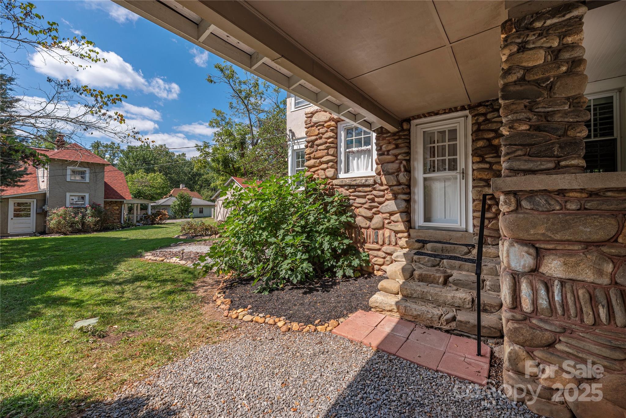 115 Stonewall Avenue Swannanoa NC 28778