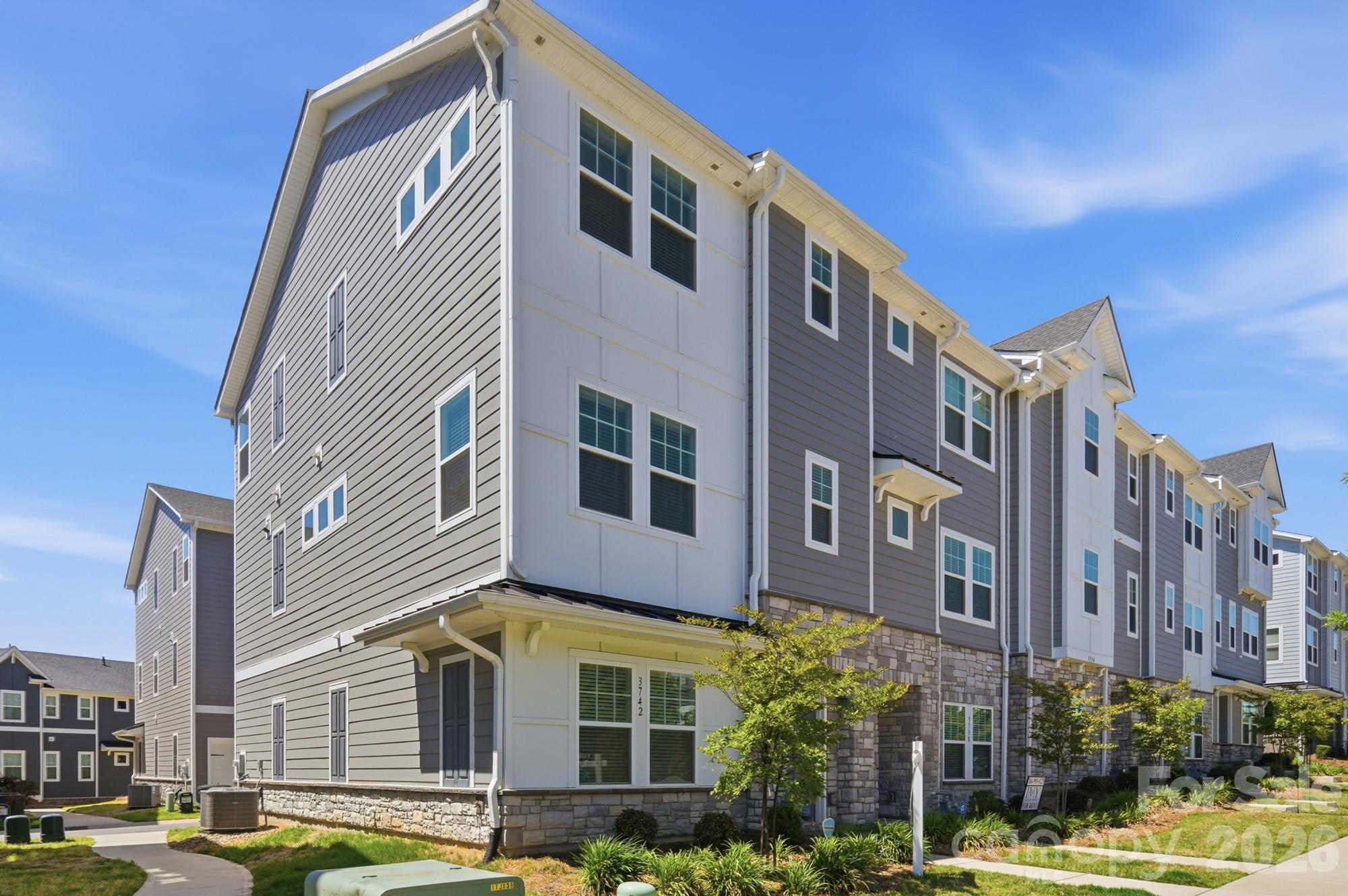 3742 Memorial Parkway Charlotte NC 28217