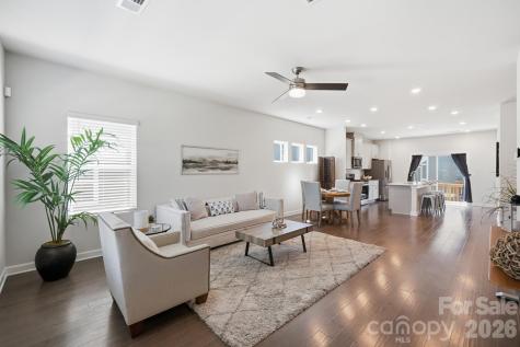 3742 Memorial Parkway Charlotte NC 28217
