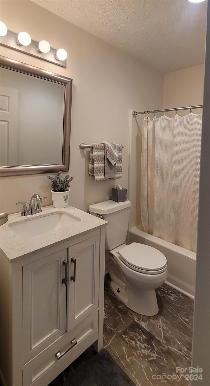 24 Iris Street Asheville NC 28803