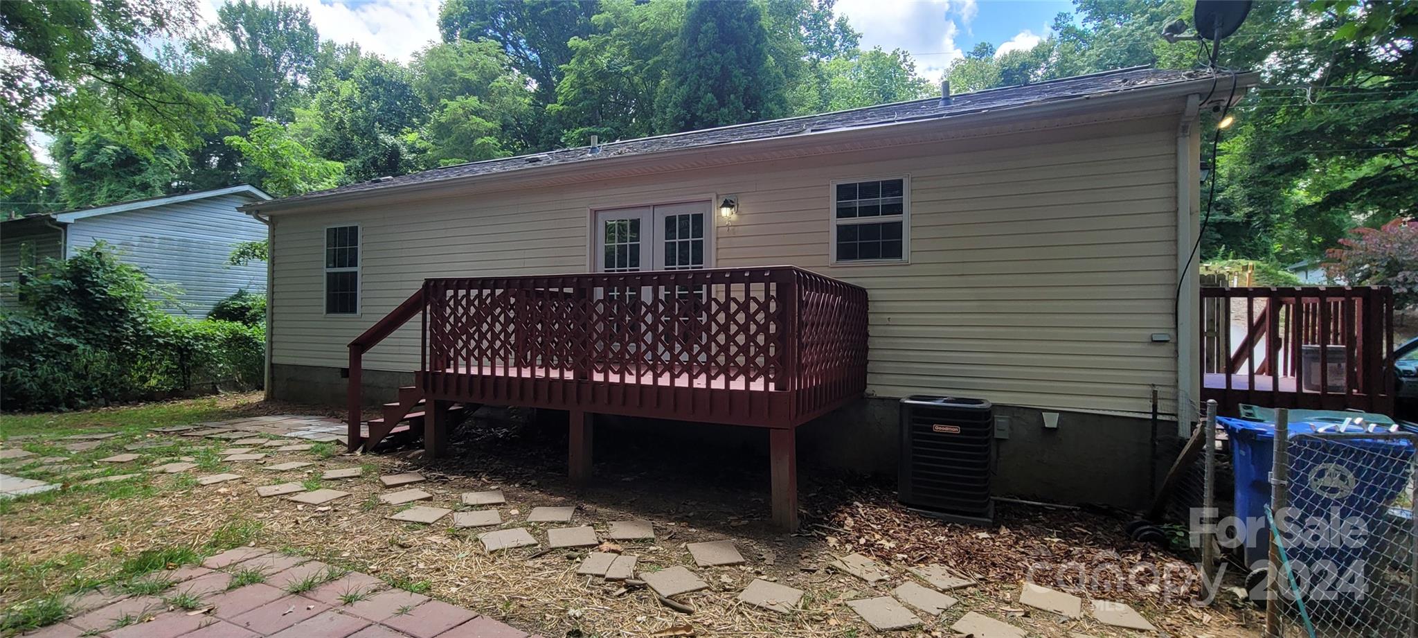 24 Iris Street Asheville NC 28803
