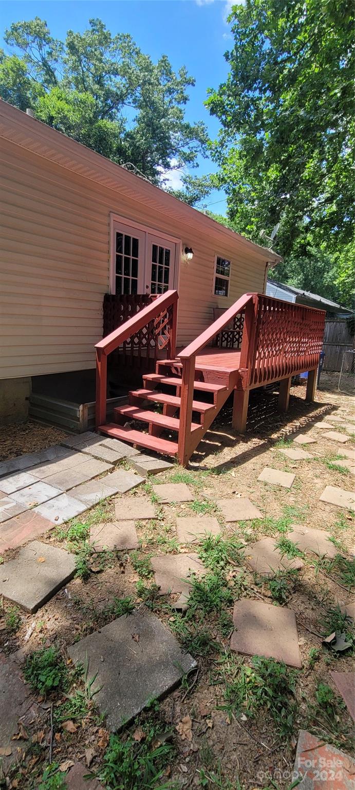 24 Iris Street Asheville NC 28803